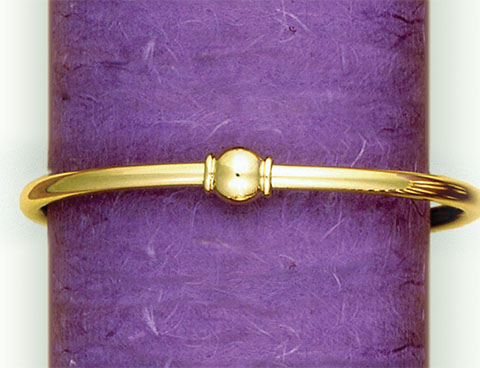 SOLID BANGLE SINGLE SMALL BALL FEATURE