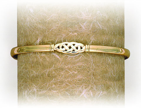 SOLID BANGLE WITH SIMPLE CELTIC KNOT FEATURE