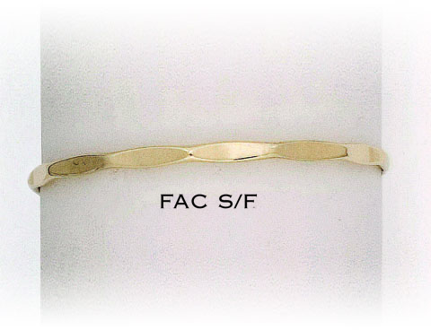 SOLID FACET BANGLE