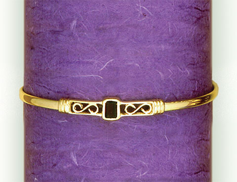 [Y2C62] SOLID BANGLE FANCY SQUARE STONE SET FEATURE